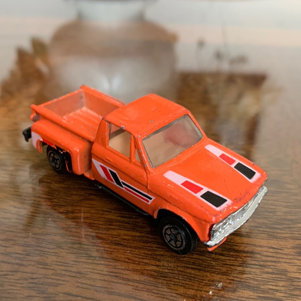 Vintage Yatming Diecast Orange Chevrolet Stepside Pickup Truck NO. 1700 Yat Ming